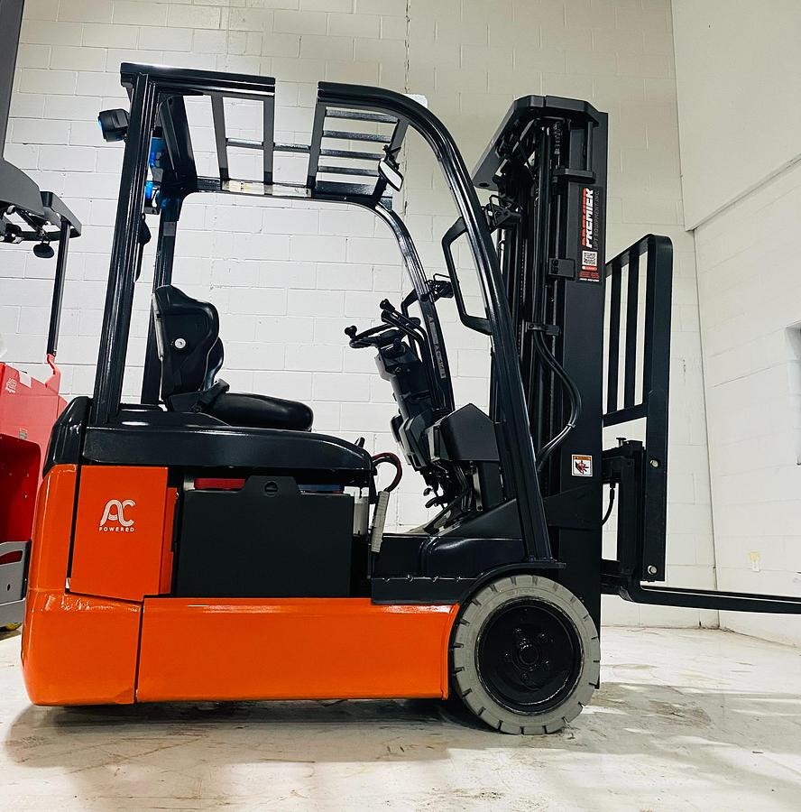 Refurbished 2020 Toyota 8FBE20U | 4,000 lb | 189” Triple Mast | 36V Electric | Side‑Shift | Cushion Tires | Narrow‑Aisle 3‑Wheel