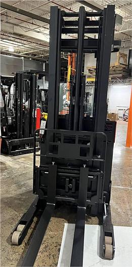 Refurbished SOLD – Refurbished 1999 Raymond EASIR30TT | Electric Reach Truck | CSA Certified | Mississauga Deployment Completed
