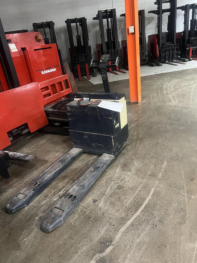 Refurbished Crown 40GPW-4-14 Walkie Pallet Jack – 4,000 lb | 27 x 48" Forks | CSA Certified | Brampton, ON
