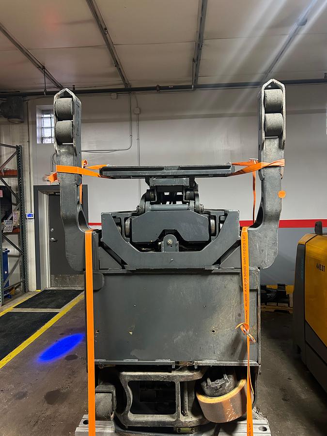 underside view of the carriage