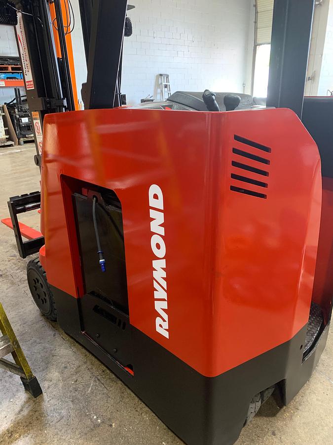 Raymond 425-C50TT – rear corner angle – chassis and mast base – CSA/MOL certified stand-up docker – Brampton ON