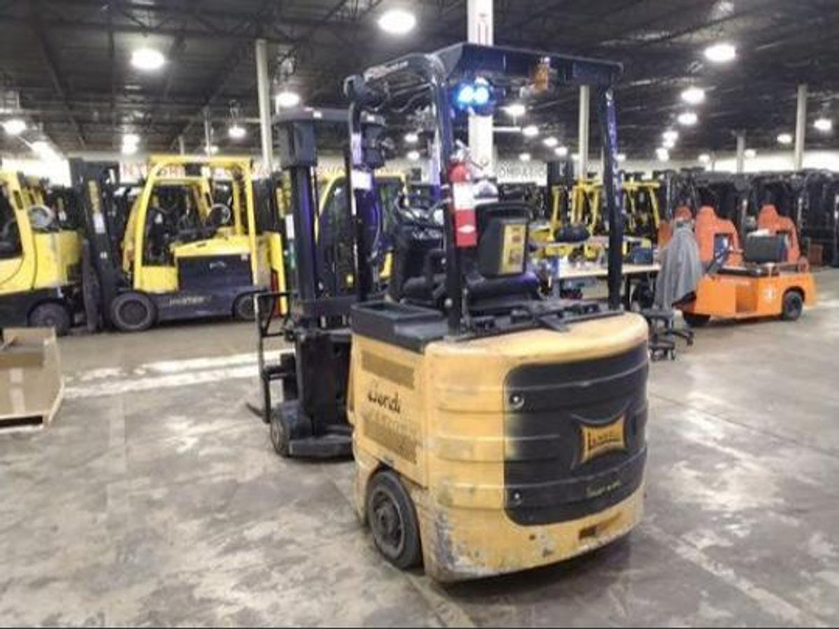 2021 Bendi B40/48AC180D opposite rear angle – 4,000 lb electric swing‑mast forklift, CSA/MOL ready