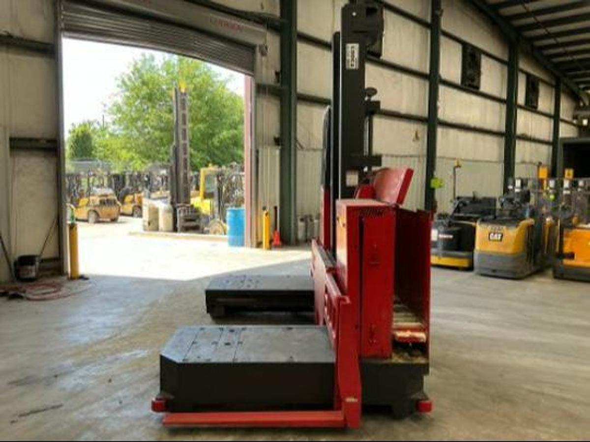 2017 Raymond 930-SL60TN CSA sideloader side profile Brampton 6000 lb 48” bed depth 193” mast electric long load forklift steel pipe lumber extrusion ready