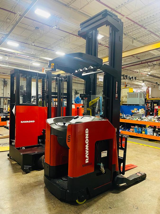 Opposite Rear view showing counterweight and mounted safety lighting