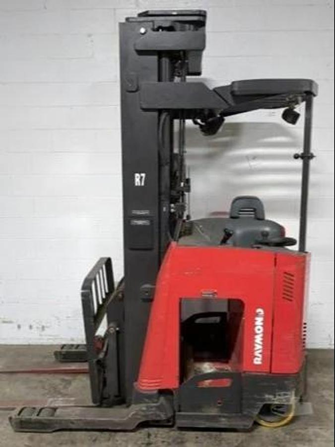 “2019 Raymond 730‑DR30TT opposite side view – deep reach mast – narrow aisle electric forklift”
