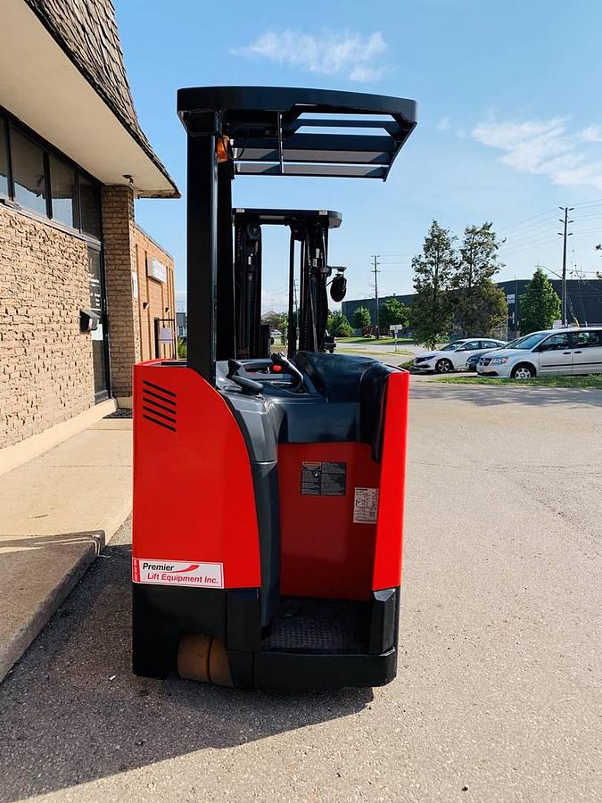 Raymond 415-C35TT – rear view – compact dockstock chassis and counterweight – CSA/MOL certified stand-up electric forklift – Brampton ON
