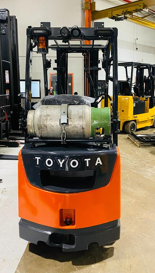 Toyota 8FGCSU20 Rear View — Counterweight — Cushion Tire IC Forklift