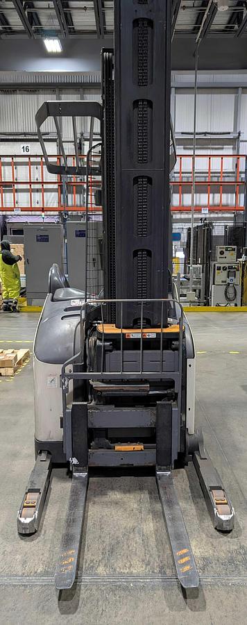 Refurbished-Crown-RM6095S-45-Front-View-Narrow-Aisle-Forklift-Brampton