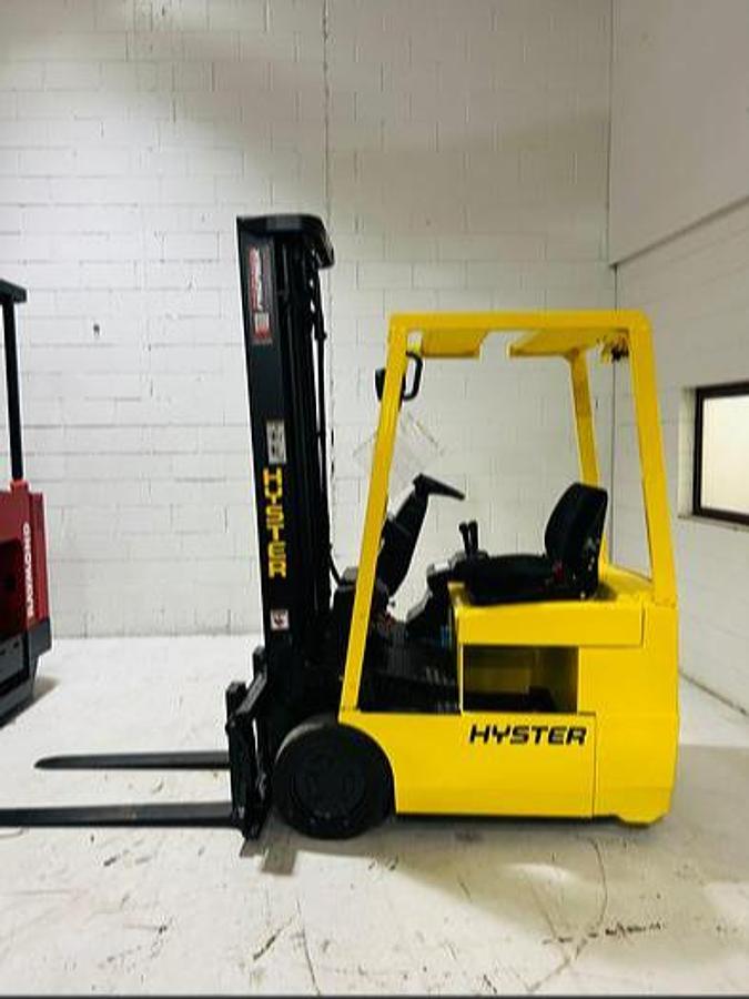 Budget Hyster J30XMT 3‑wheel electric forklift, older non‑CSA unit for light‑duty indoor work.