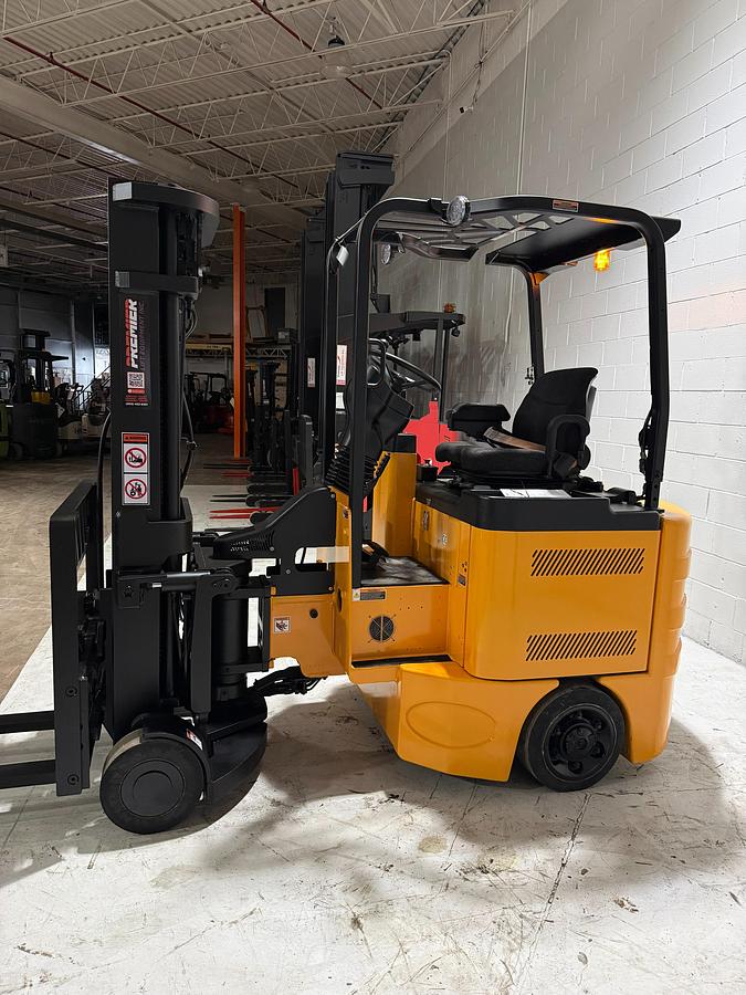 Opposite side view of 2019 Bendi B30/42AC180D articulated narrow‑aisle forklift with side shift and fork positioner, CSA certified"