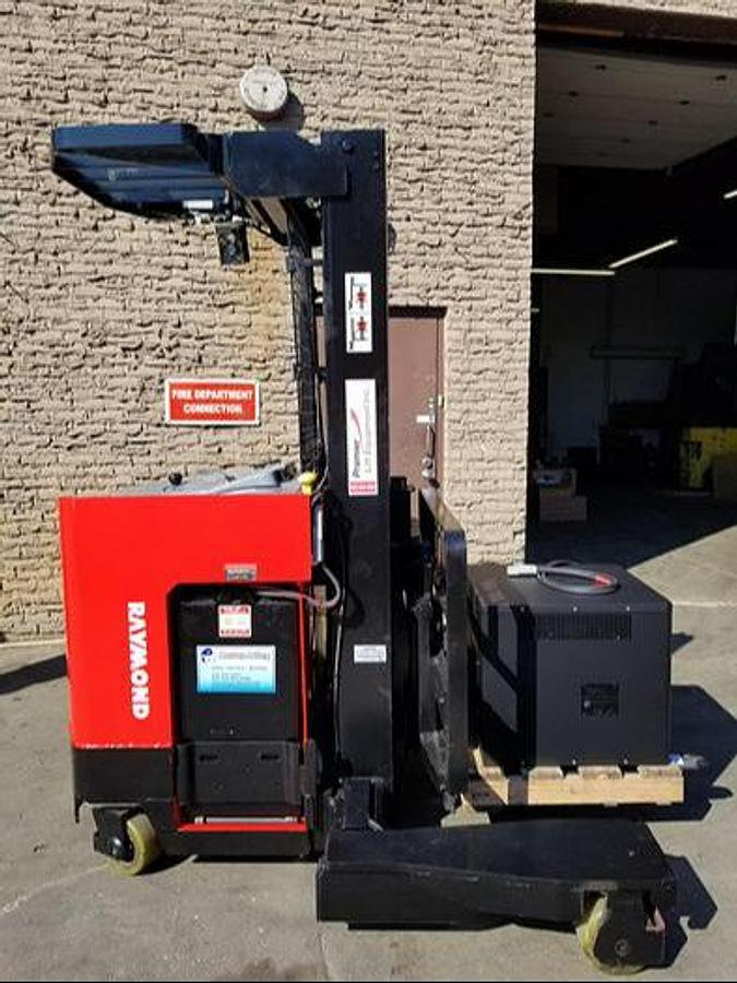 Sold-Raymond-EASI-4D-R45TT-CSA-Multi-Directional-Electric-4,500lb-187”-Lift-BramptonON