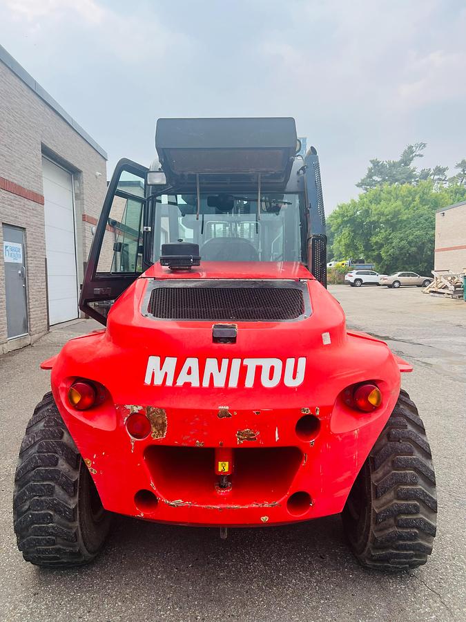 Manitou M40-4 – close-up rear view – exhaust pipe, rear fender, cab heater vent – CSA/MOL certified – Brampton ON