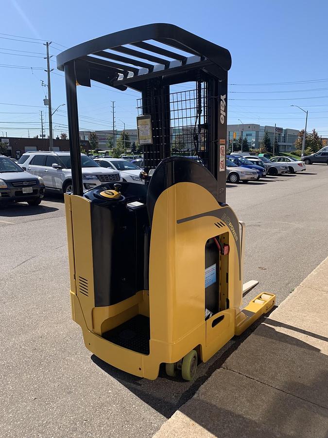 Used Single‑Reach Reach Trucks | Narrow‑Aisle Electric Models