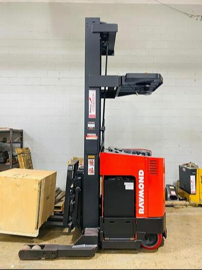 Raymond EASIR40TT CSA reach truck Brampton 4000 lb 280” triple mast side shift single reach battery extra mid-clearance freezer-ready export