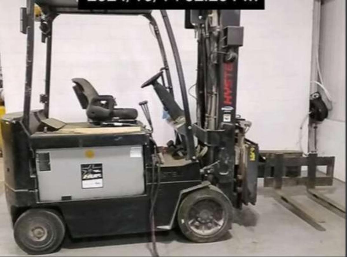 2007 Hyster E80Z CSA turret forklift Brampton 3000 lb 218” triple mast superior swing reach UL/EE battery included export-certified
