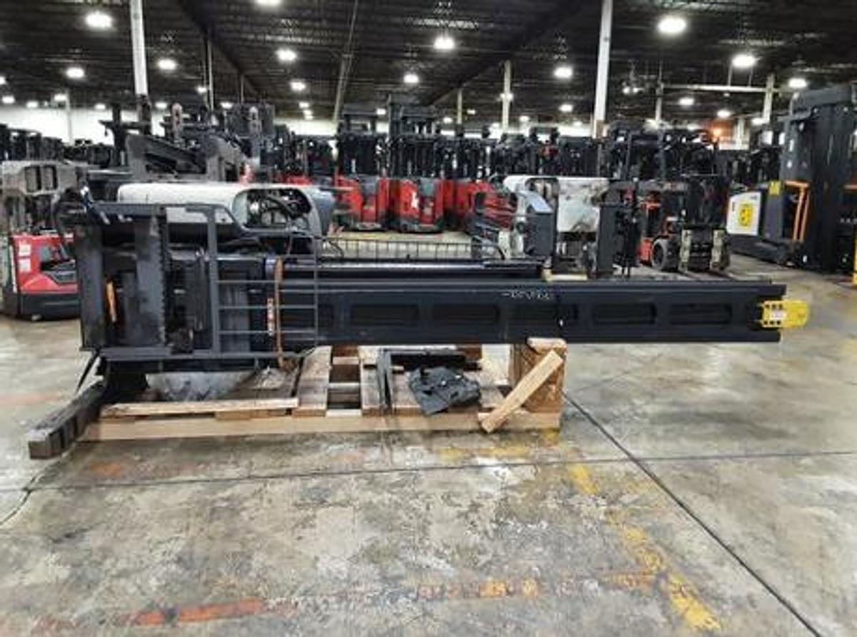 Refurbished 2019 Crown RM6025‑45 | 4,500 lb | 326” Triple Mast | 36V Electric | Single‑Reach | Brampton, ON