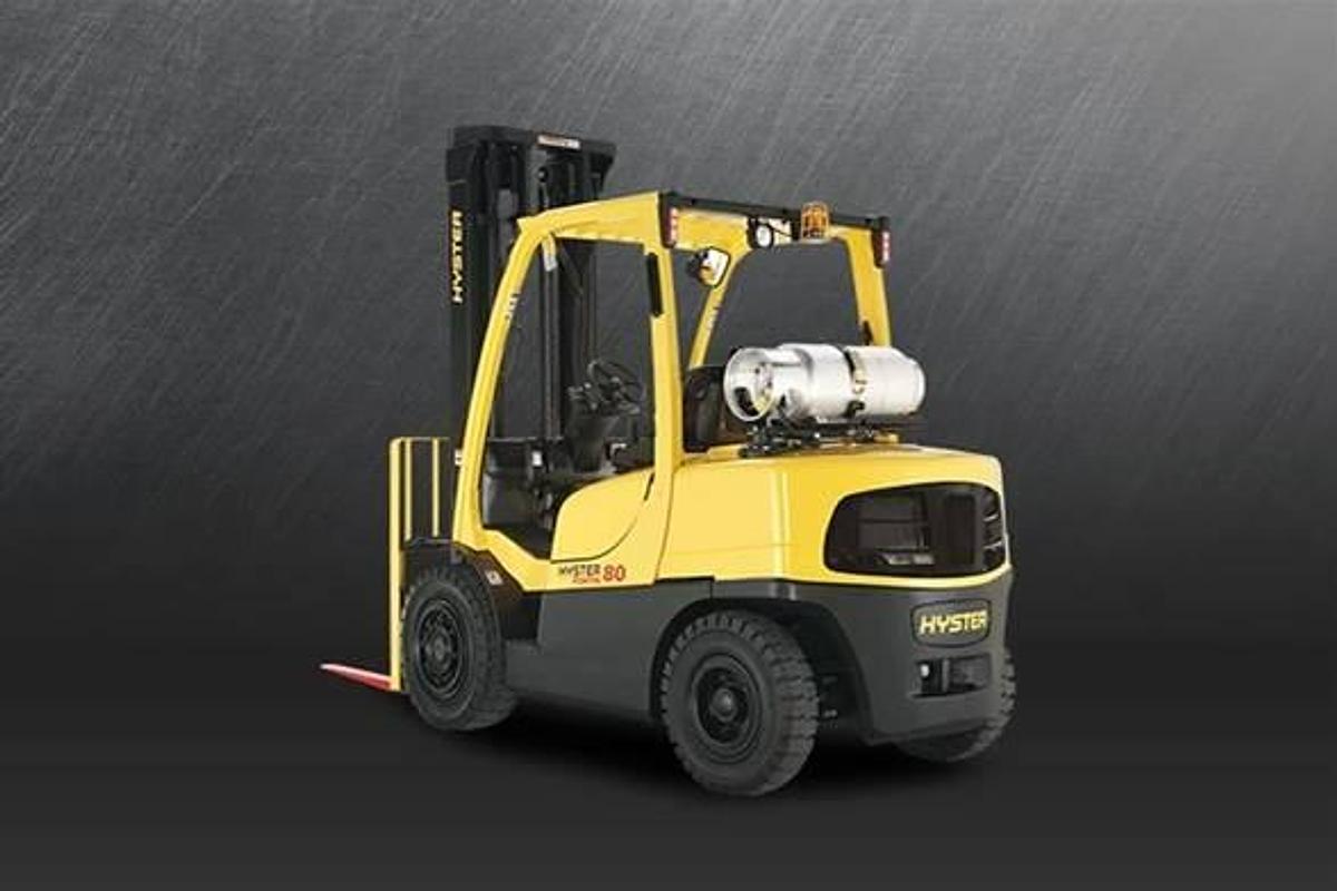 CSA-Certified Pneumatic Tire Forklift – 11,000 lb Hyster H110FT for Outdoor Heavy-Duty Use – Delivered to Brampton