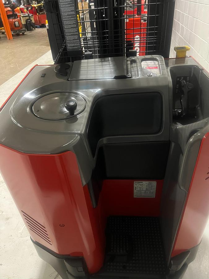 “Raymond EASIR40TT operator compartment – controls, stance platform, and reach truck ergonomics”