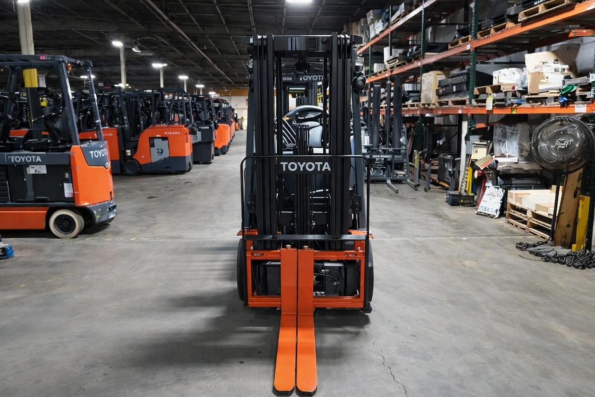 2018 Toyota 8FBCHU25 EE rated forklift front view triple mast 5000 lb
