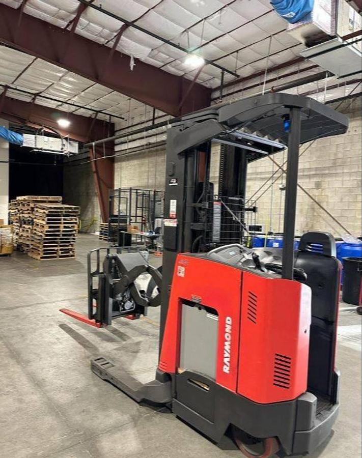 Sold-Raymond-750-DR32TT-CSA-Electric-Double-Reach-Truck-3,200lb-207”-Lift-BramptonON