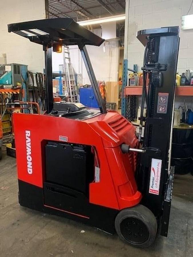 Sold-Raymond-425-C40TT-CSA-Electric-Docker-Forklift-4,000lb-203”-Lift-BramptonON