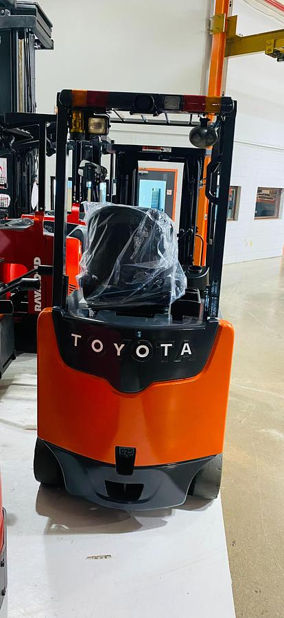 2016 Toyota 8FBCHU25 electric forklift – rear counterweight view – 48V 4‑wheel electric – cushion tire warehouse forklift