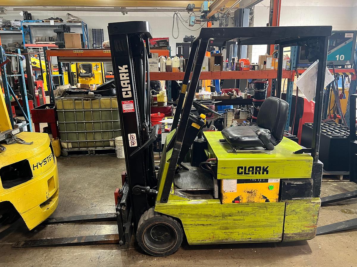 Clark TM20 forklift – full side profile – CSA certified – 3-wheel electric – Brampton ON