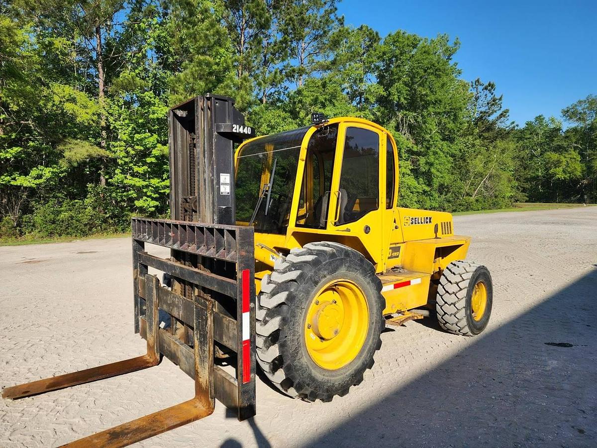 CSA-Certified Sellick S100 Diesel Rough Terrain Forklift – 10,000 lb Capacity | Pneumatic Tires | Outdoor Yard Use | Brampton ON