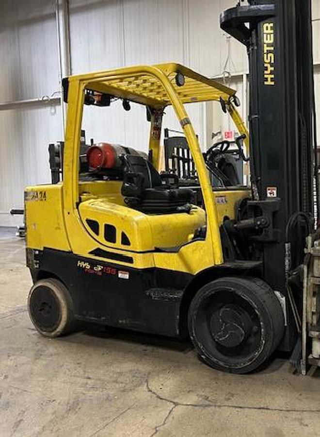 Hyster S155FT 15,500 lb Triple Mast Forklift 280” Lift