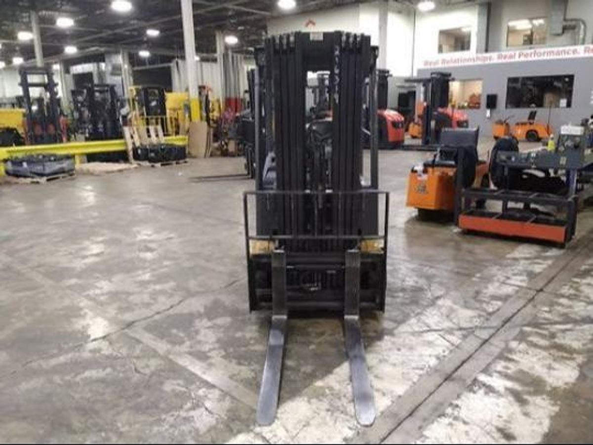 Mast and forks – 222” quad-stage lift with 42” forks