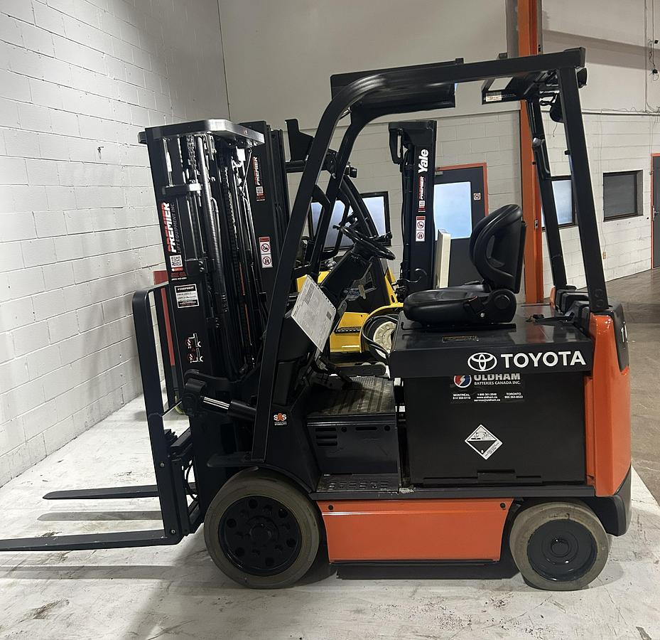2018 Toyota 8FBCU25 electric forklift 5000lb capacity side profile refurbished Brampton Ontario.