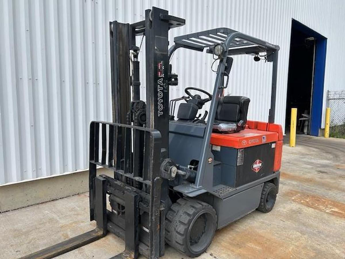 Toyota 7FBCU45 CSA electric forklift Brampton 9100 lb 132” FFL mast side shift 48V battery extra indoor export