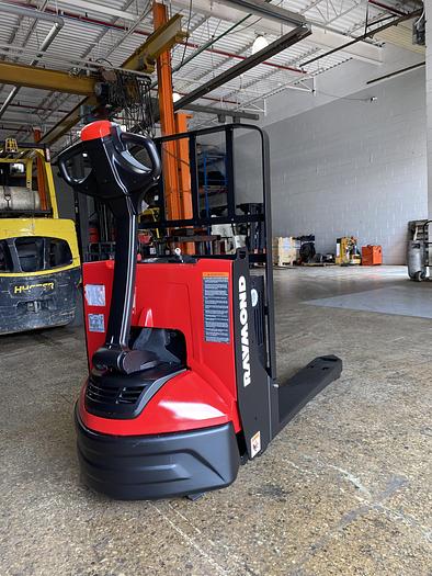 Used 2021 Raymond 8210