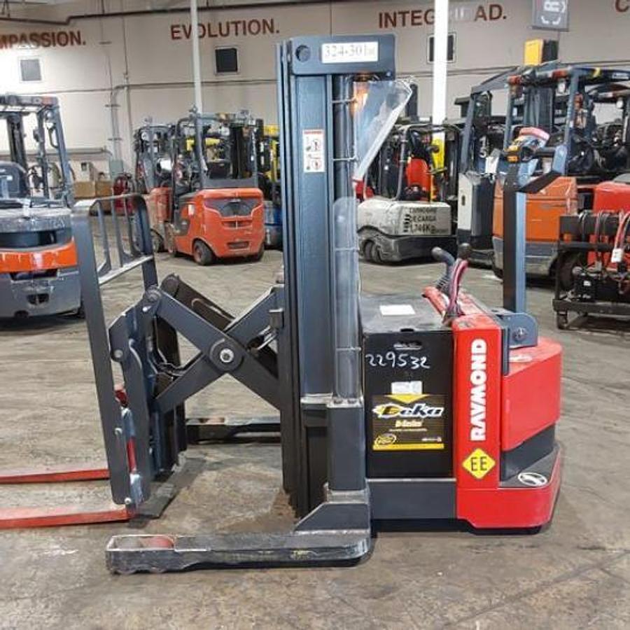 Side profile of 2019 Raymond RRS30 EE-rated reach truck with 71-inch lowered mast