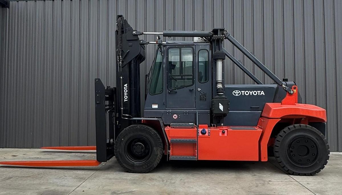2022 Toyota THD3600-24 Diesel Forklift | Dual Drive | Full Cab | Fork Positioner | CSA Certified | Brampton ON | Export Ready