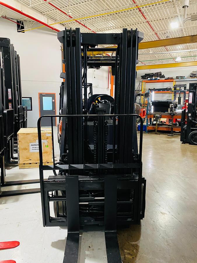2020 Toyota 8FBCU32 electric forklift — straight front view