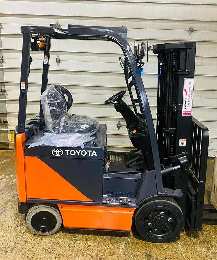 2018 Toyota 8FBCHU25 EE rated electric forklift side angle view 5000 lb 48V