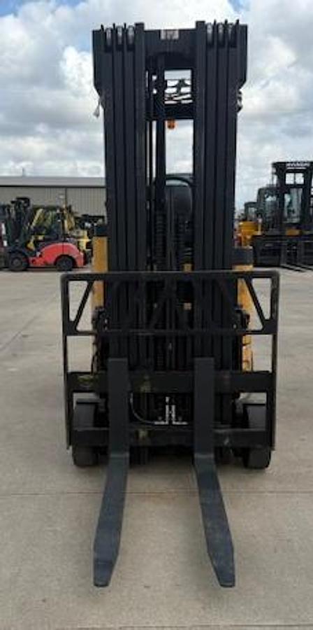 Front view of reconditioned Landoll B40/48AC180D forklift showing 4‑stage mast, 40” forks, and CSA safety features.
