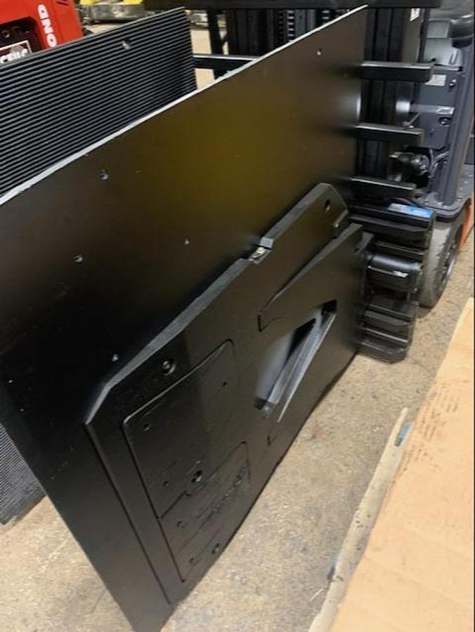 2018 Cascade 25D-CCS-35AR1 Carton Clamp | 48” Arms | Class II Mount | CSA Certified | New Rubber Pads | Brampton ON | Export Ready