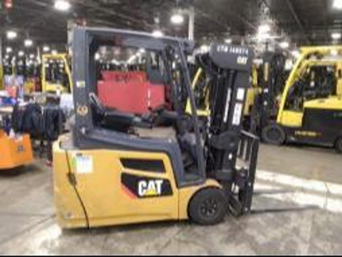 2019 Caterpillar 2ET3500 3-Wheel Electric Forklift – CSA Certified – Quad Mast – Brampton ON