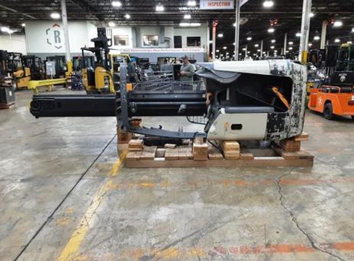 Refurbished 2019 Crown RM6025‑45 | 4,500 lb | 326” Triple Mast | 36V Electric | Single‑Reach | Brampton, ON