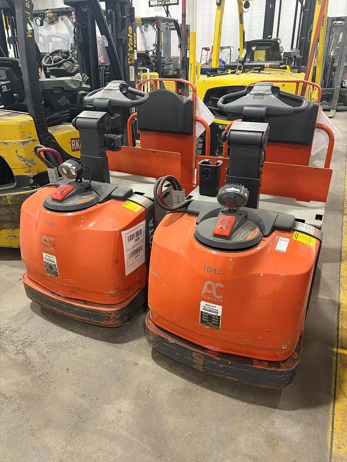 “2021 Toyota 8BT50 tow tractor rear view – hitch assembly, chassis, and 24V electric tug configuration”