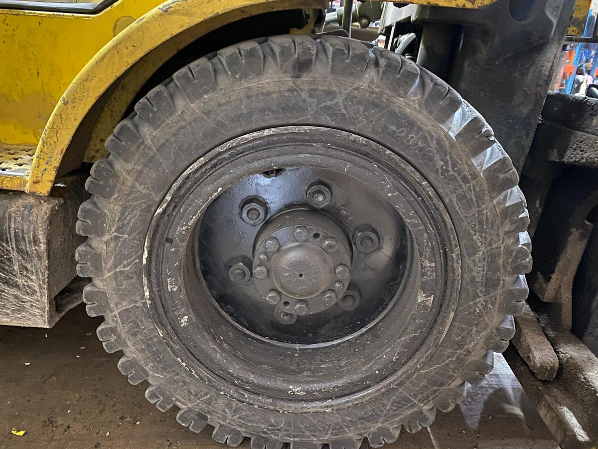 Hyster H50XM – left side drive tire – solid pneumatic tread – CSA propane forklift – Brampton ON
