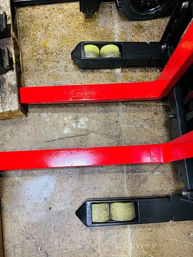 Refurbished 2003 Raymond EASIDR30TT – CSA Certified | Brampton, ON | 3,000 lb Capacity | 204" Lift Height | Electric | Triple Mast | Pantograph Arm | Freezer Prep Available