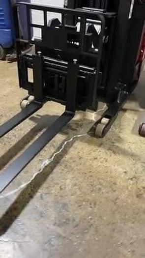 Refurbished SOLD – Refurbished 1999 Raymond EASIR30TT | Electric Reach Truck | CSA Certified | Mississauga Deployment Completed