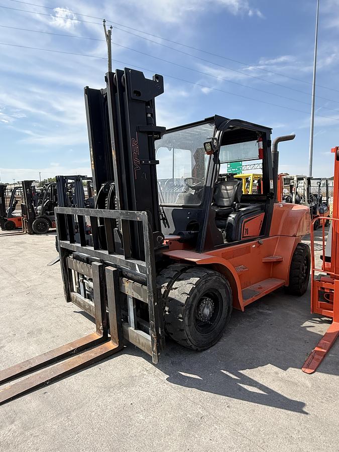 Refurbished 2022 Viper FD70 – CSA‑Certified Diesel Forklift | 15,000 lb Capacity | Full Cab | Brampton ON