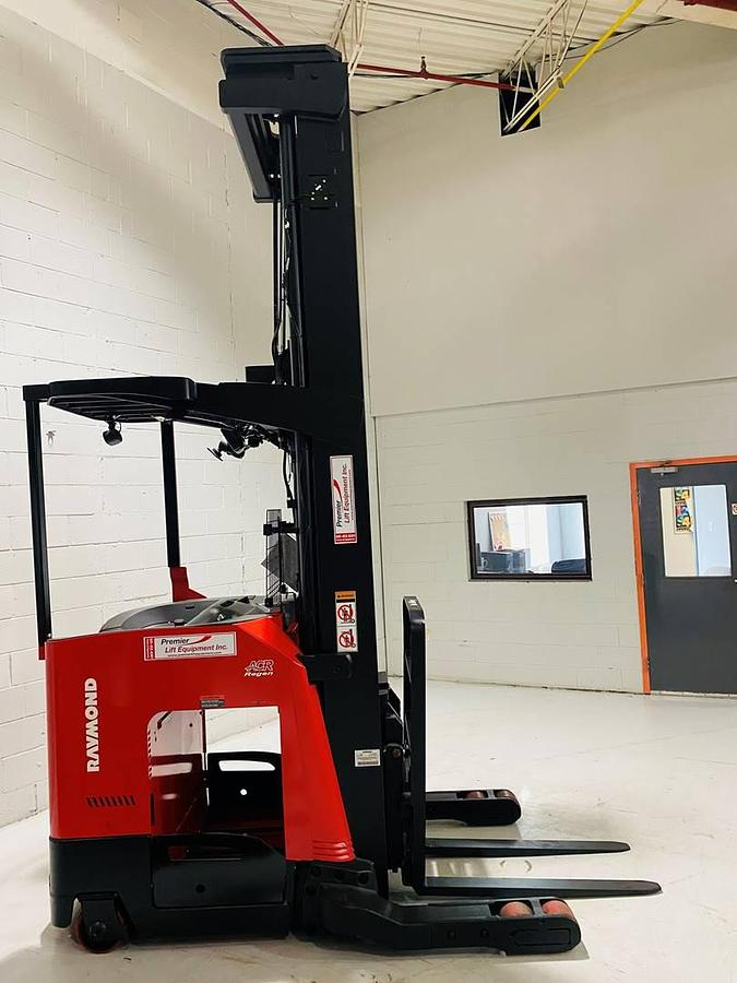 2022 Raymond 752-R45TT CSA freezer reach truck Brampton 4500 lb 348” triple mast heated platform battery extra single reach export vertical racking