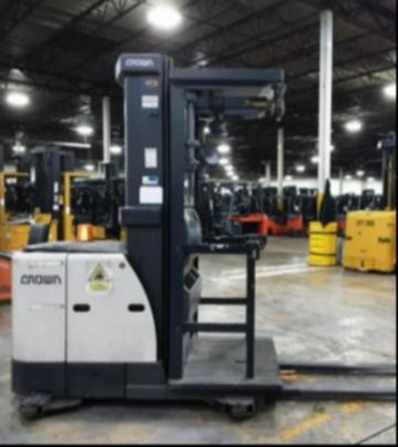 2016 Crown SP3530-30 CSA order picker Brampton 3000 lb 210” triple mast side shift UL/EE freezer-compatible export-certified