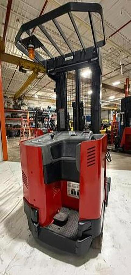 Rear chassis of Budget Raymond EASIR40TT reach truck.