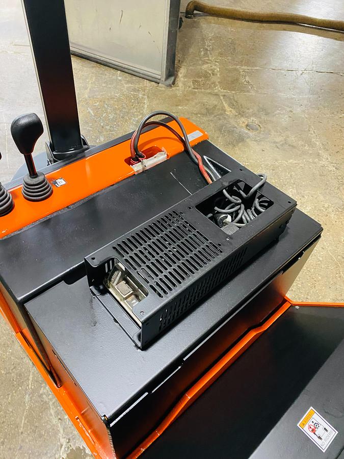 Toyota 6BWC15 – top-down view of battery compartment – 24V battery and integrated charger – plug-in ready walkie forklift – Brampton ON